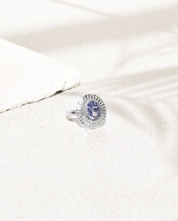 טבעת אמטיסט לאישה, טבעת כסף עם אבן סגולה לאישה, טבעת אבן חן לאישה,